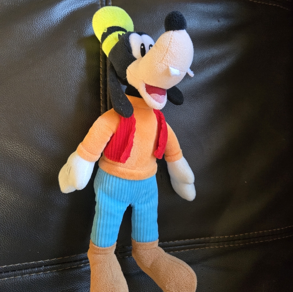 Disney Goofy 10" plush toy